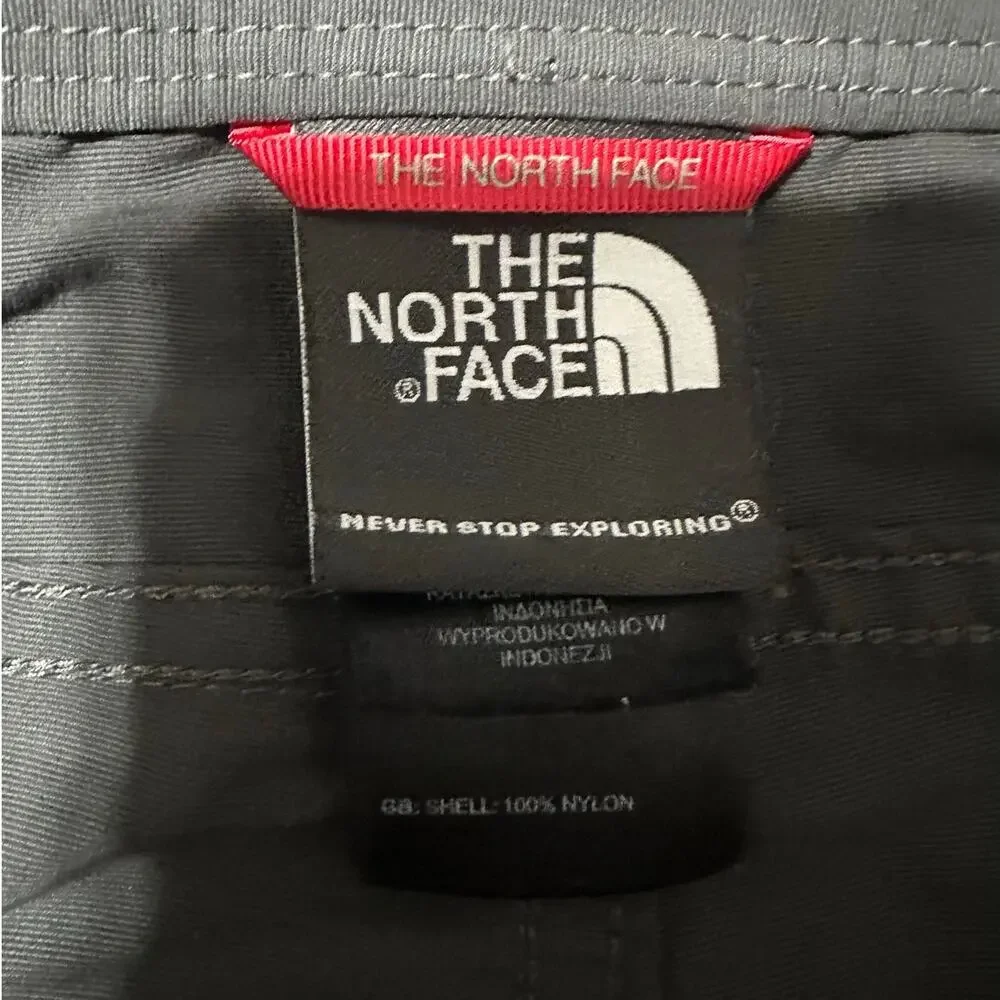 The North Face Cargo Hiking Shorts Men’s XL Gray Nylon Outdoor Trail Utility